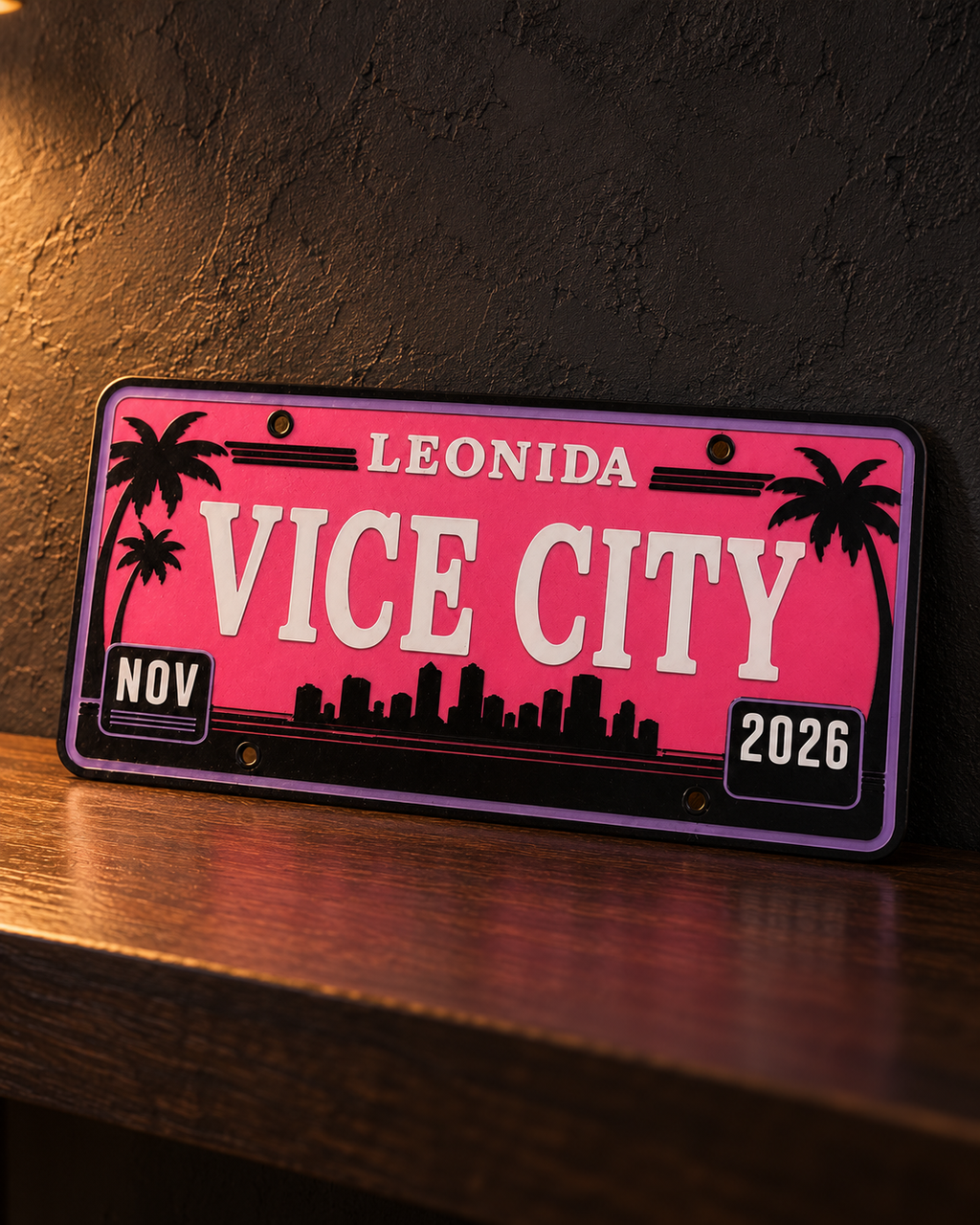 Leonida Display Plate — styled in a dark room